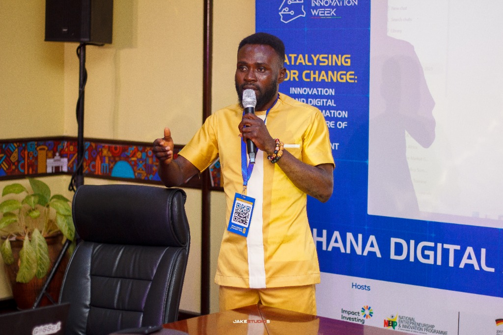Isaac Speaking at Ghana Digital & Innovation Week